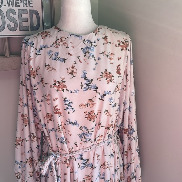 Baltic Born Galia Mini Dress in Beige Blue Green Floral NWT - Picture 9 of 16